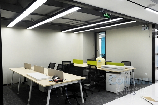 妍麗公司辦公室裝修之小辦公區(qū)實景